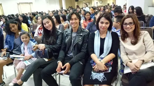 6 Momen Kebersamaan Caesar Hito dan Calon Ibu Mertua, Kompak Banget