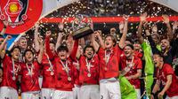 Urawa Red Diamonds berhasil mengalahkan Al Hilal dengan skor 1-0 pada laga leg kedua final Liga Champions Asia 2022 di Saitama Stadium 2002, Saitama, Sabtu (6/5/2023) sore WIB. Hasil tersebut membuat Urawa berhak atas trofi juara dengan kemenangan agregat 2-1 (Leg pertama 1-1). (AFP/Yuichi YAMAZAKI)