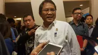 Menkominfo Rudiantara ditemui usai konferensi pers 8 juta UKM goes online di Jakarta, Rabu (15/11/2017). (Liputan6.com/Agustin Setyo W)