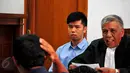 Terdakwa kasus kecelakaan maut di Arteri Pondok Indah, Christopher Daniel (baju biru) kembali menjalani sidang lanjutan dengan agenda mendengarkan keterangan saksi di Pengadilan Negeri (PN) Jakarta Selatan, Kamis(28/5/2015). (Liputan6.com/Yoppy Renato)