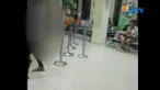Wanita ini mengunjungi apotek di wilayah Taman Sari, Jakarta Barat, dengan kondisi nyaris tanpa busana.