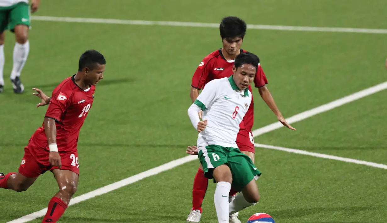 Aksi pemain Timnas Indonesia U-23, Evan Dimas Darmono. (Bola.com/Arief Bagus)