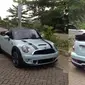 Mobil Mini Cooper S Cabriolet bekas Gisela Anastasia dan Gading Marten dijual di showroom mobil bekas Auto Point di jalan Yos Sudarso Kav 87-88 Bursa Otomotif Sunter, Jakarta. (Istimewa)