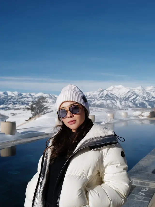 7 Potret Nikita Willy Nikmati Suasana Bersalju di Salah Satu Tempat Tertinggi di Amerika