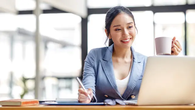 wanita februari mental tangguh