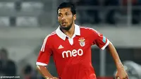 MU Siapkan Paket Uang Tunai Plus Nani demi Bek Benfica