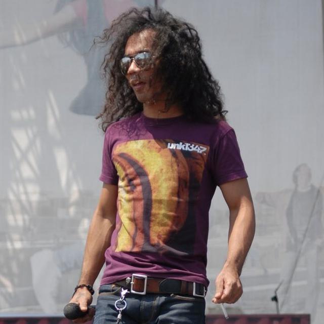 6 Transformasi Kaka Slank dari Penampilan Gimbal Hingga Kini Implan 5 Ribu Helai Rambut =