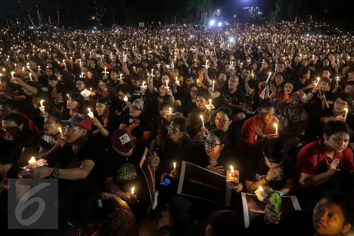 Ribuan Lilin Untuk Ahok Sinari Pelataran Tugu Proklamasi
