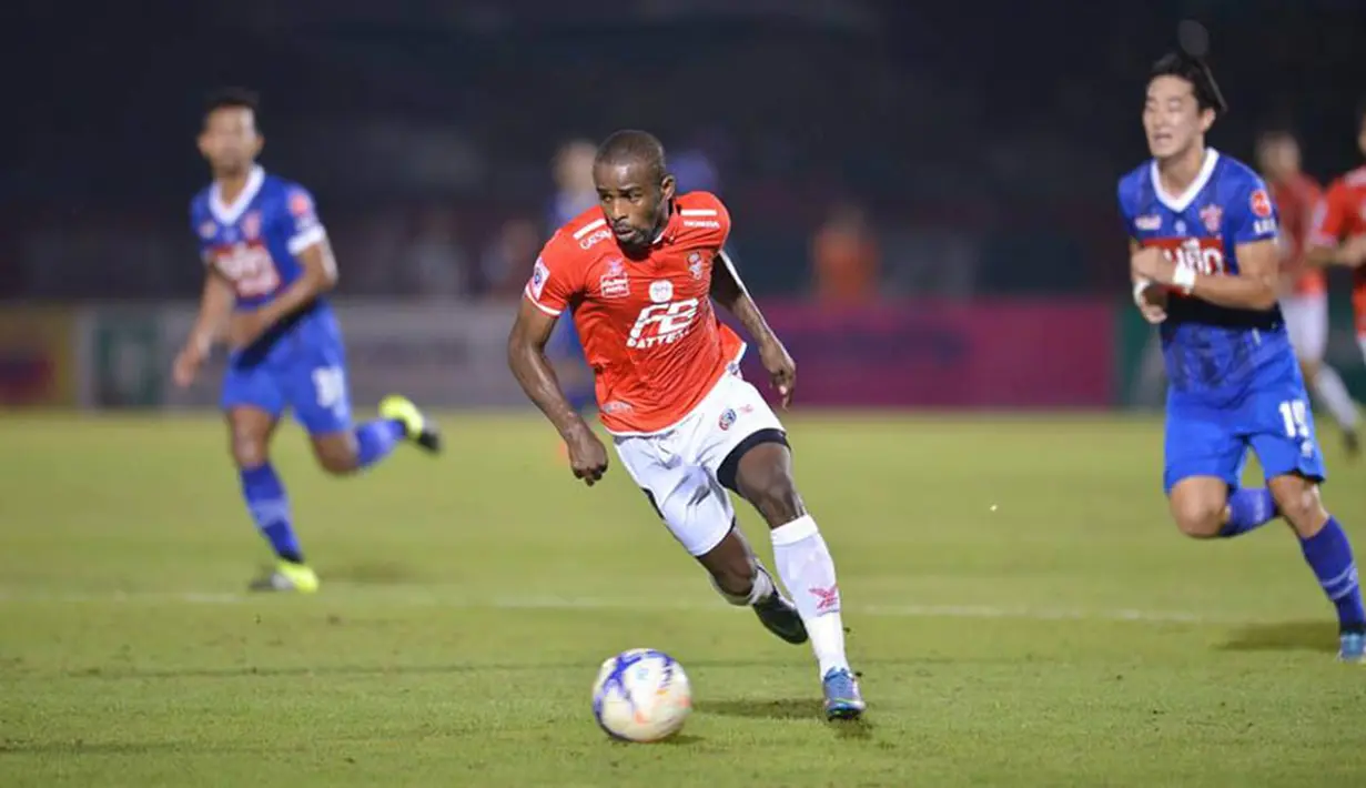 Pemain termahal Indonesian Super League 2015 itu memiliki kontrak senilai 1 miliar untuk setengah bersama BEC Tero. (Sasana.Bectero.com)