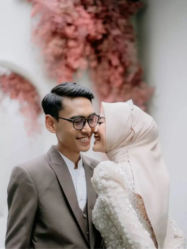 Tampil Makin Mesra, Ini 7 Prewedding Terbaru Kakak Lesti Kejora dan Calon Istri