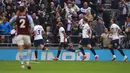Pemain Tottenham Hotspur Lucas Moura (ketiga kiri) melakukan selebrasi dengan rekan satu timnya usai mencetak gol ke gawang Aston Villa pada pertandingan sepak bola Liga Inggris di Stadion Tottenham Hotspur, London, Inggris, Minggu (3/10/2021). Tottenham Hotspur menang 2-1. (AP Photo/Ian Walton)