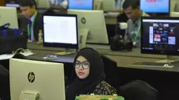 Panitia menyiapkan ruang khusus untuk mendukung kinerja wartawan yang meliput  Senior Officials's Meeting (SOM) KTT Indian Ocean Rim Association (IORA) 2017 di JCC, Jakarta, Minggu (5/3). (IORA Summit 2017 / Wahyu Putro A / pras / RAS)