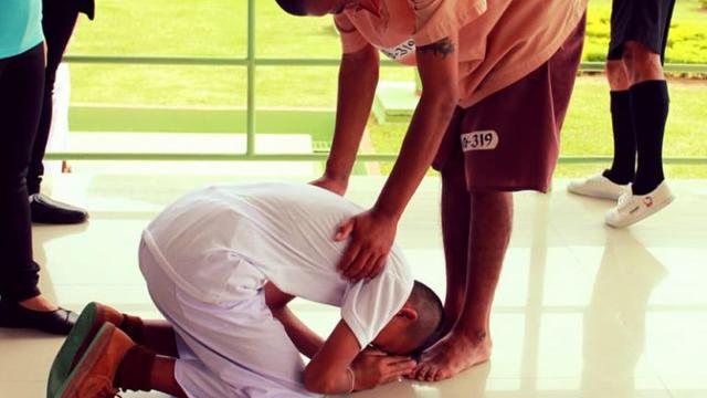 Kisah Pilu Anak yang Tak Sengaja Bertemu Ayahnya di Penjara Saat Karyawisata