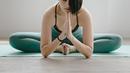 <p>Meski kini usianya sudah tak lagi muda, Rima Melati Adams tetap rajin berolahraga yoga untuk menjaga kesehatan tubuhnya. (FOTO: instagram.com/rimamelati/)</p>