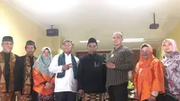PDIP tiba-tiba mengalihkan dukungannya kepada petahana Rahmat Effendi-Tri Adhianto di Pilkada Kota Bekasi menjelang pendaftaran ke KPU.
