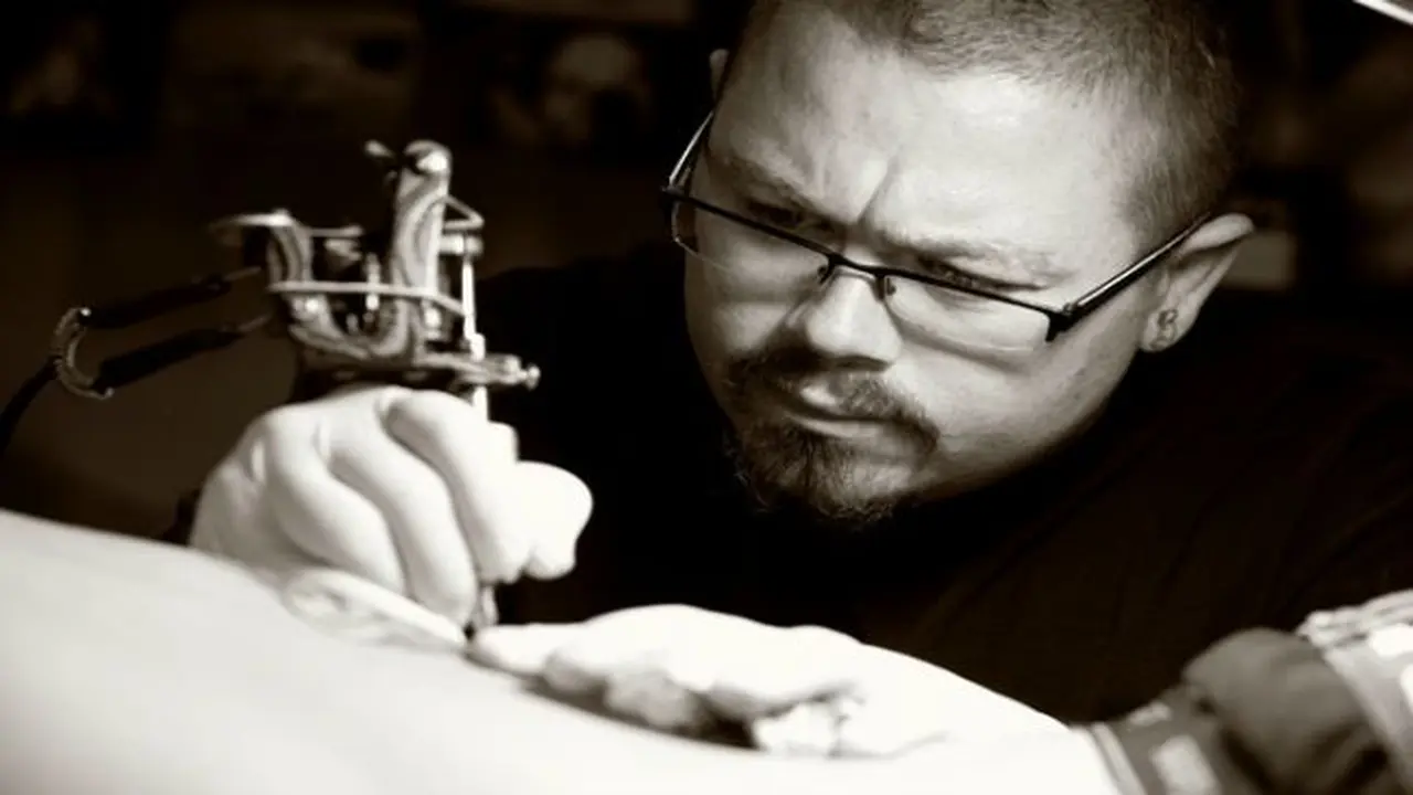 Tatoo artist