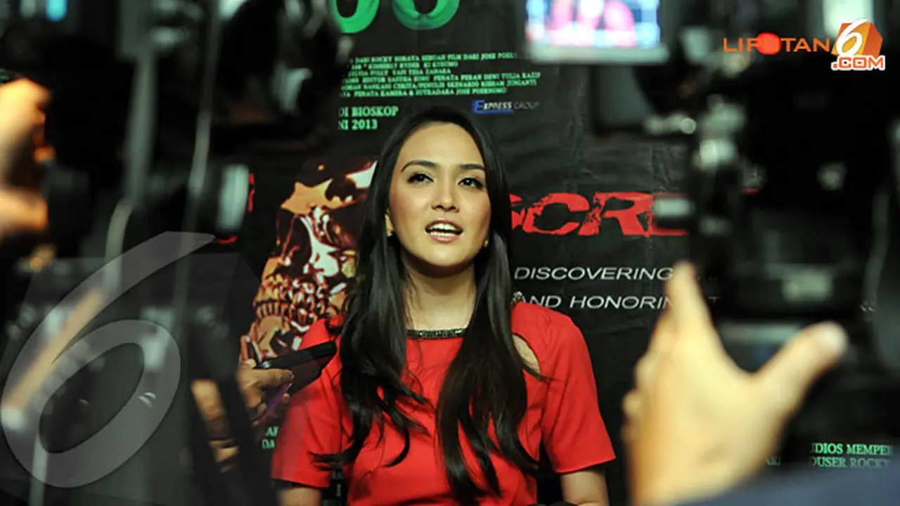 shandy-aulia-red-130930c.jpg