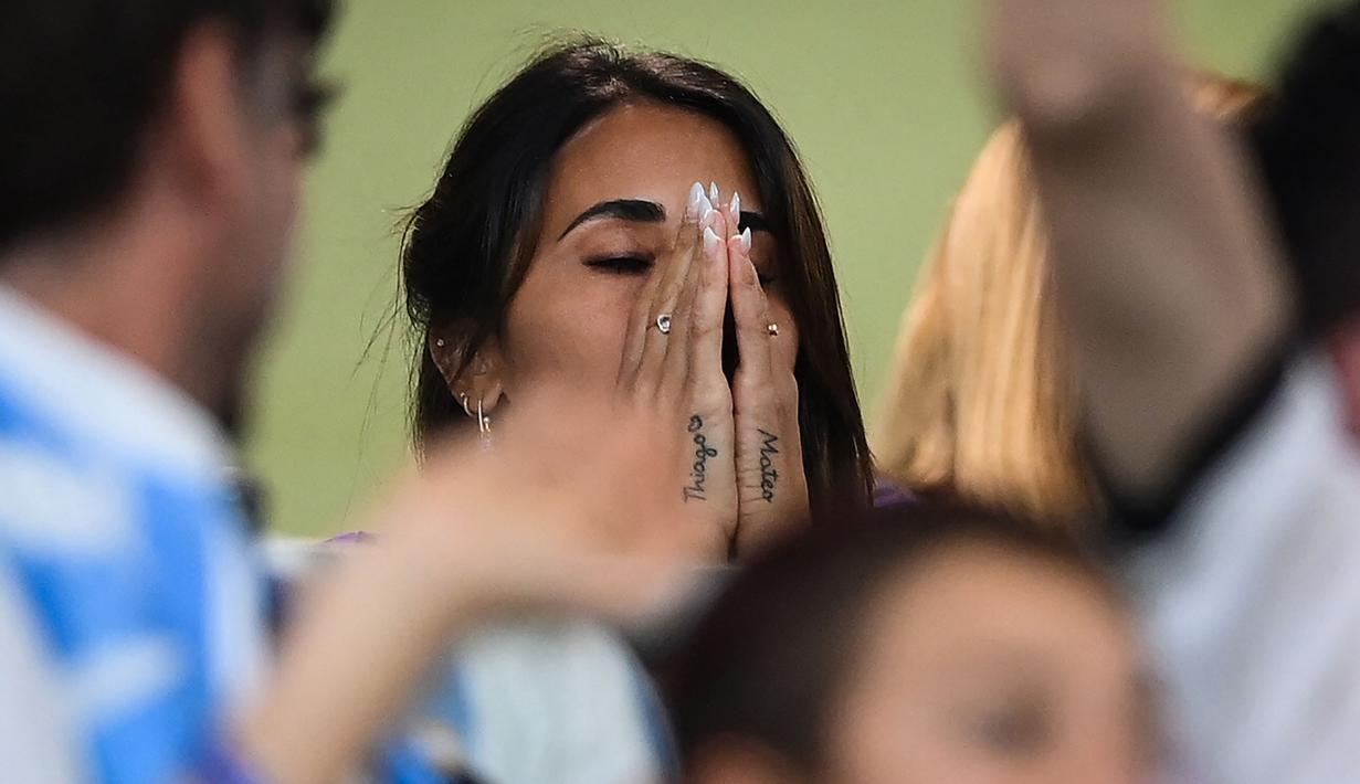 Laga melawan Australia di babak 16 besar Piala Dunia 2022 yang berakhir dengan skor 2-1 untuk kemenangan Argentina itu merupakan pertandingan yang ke-1000 bagi sang suami Antonella, Lionel Messi. (AFP/Franck Fife)