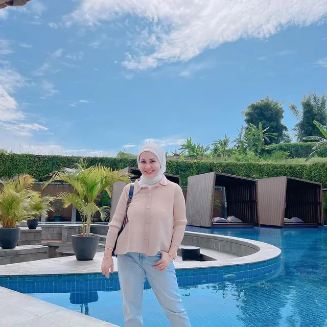 6 Potret Gaya Hijab Kesha Ratuliu, Tutorial Terbarunya Tuai Cibiran
