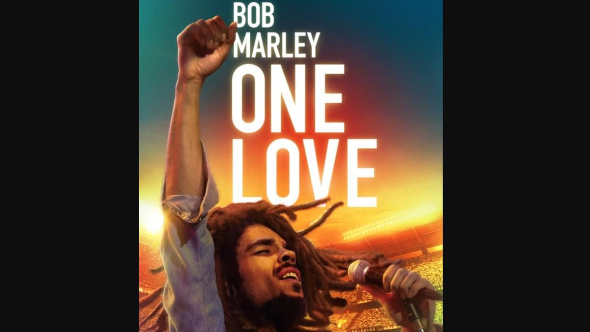 Sur les traces de la légende Bob Marley à travers le film One Love, projeté aujourd’hui dans les cinémas
