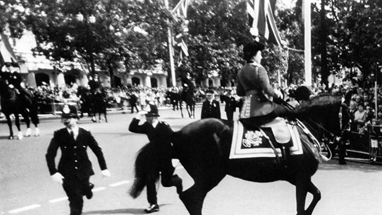 Ratu Elizabeth di upacara Trooping the Colour. (bt.com)