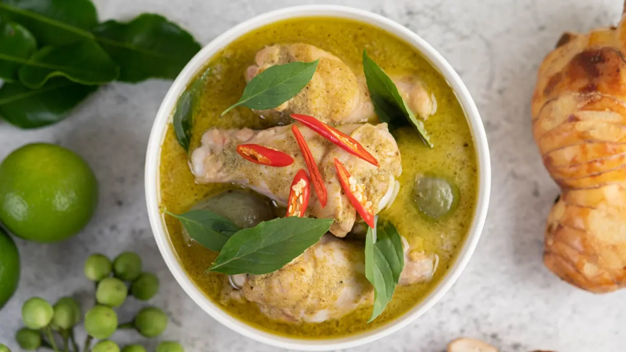 Ayam Bumbu Kuning Pedas Kemangi