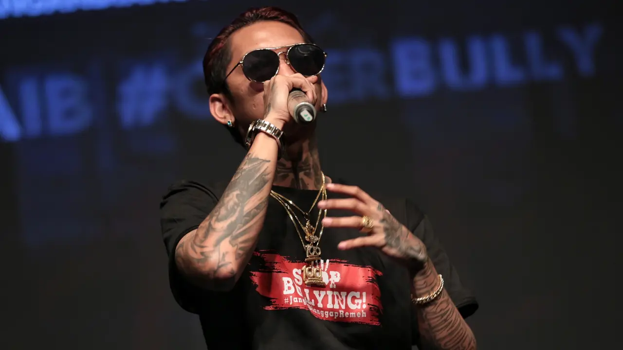 [Bintang] Young Lex