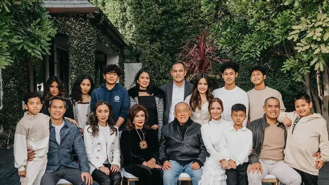5 Foto Keluarga Bakrie, Penampilan Cantik Mikhayla Zalindra Jadi Sorotan