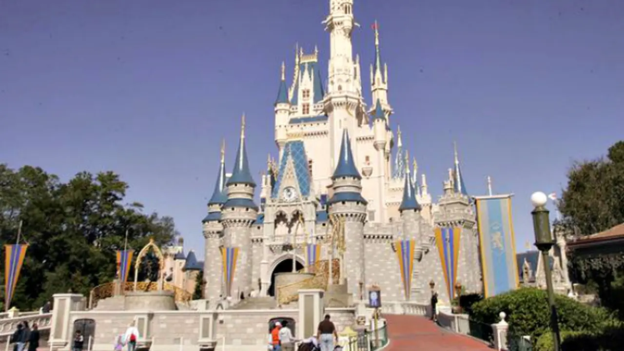 Pria Ini Dilarang Masuk Disney World Seumur Hidup