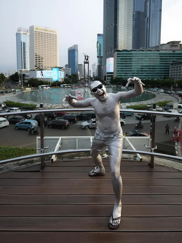 Tembus 7 Juta Penonton, Ini 7 Momen Pemain Agak Laen yang Jadi Manusia Silver dan Emas