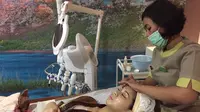Intip perawatan facial mutiara artis cantik Kesha Ratuliu untuk dapatkan kulit cerah dan berseri alami. (Foto: Dok. Miracle)