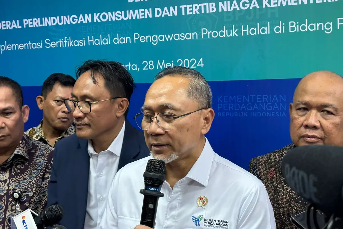 Menteri Perdagangan (Mendag) Zulkifli Hasan mengatakan makanan atau barang jasa titipan (Jastip) yang berasal dari luar negeri yang tidak memiliki sertifikasi halal