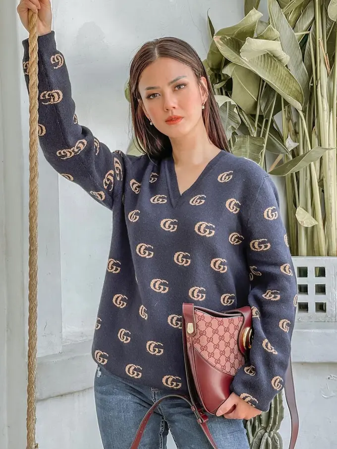 6 Gaya Rambut Nita Gunawan yang Paling Curi Perhatian, Ada yang Mirip Chun Li