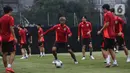Dari 15 menit waktu peliputan, skuad Samurai Biru terlihat serius saat menjalani sesi latihan. (Liputan6.com/Angga Yuniar)