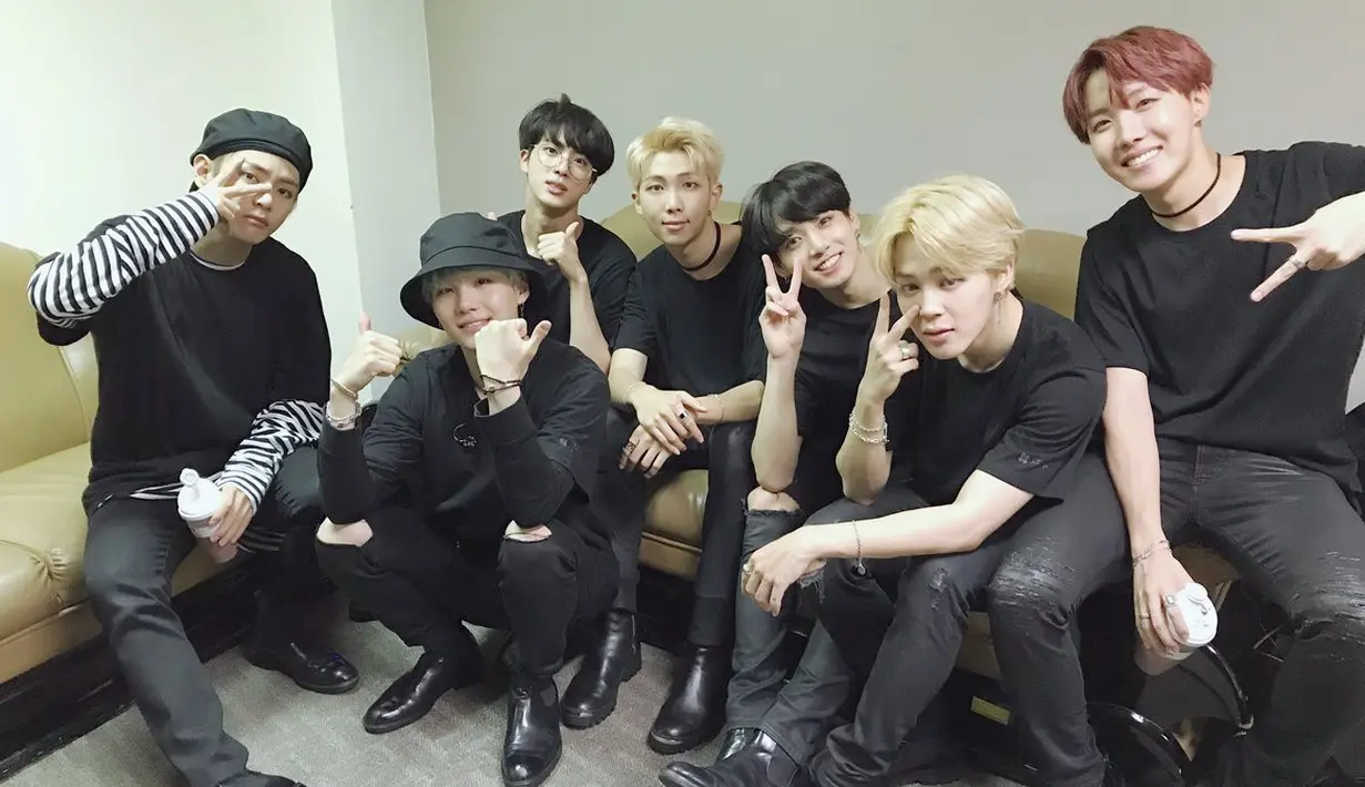 Love Yourself 承 Her merupakan karakter kedua di kalimat yang mempunyai arti pengembangan. BTS juga pernah merilis seri dari Love Yourself yang rencananya keluar secara tidak berurutan. (Foto: Soompi.com)