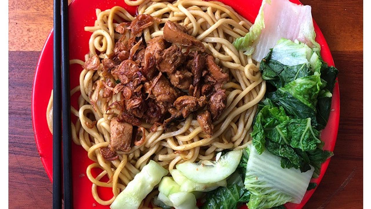 7 Cara Membuat Mie Pangsit Sederhana Ala Rumahan yang Enak dan Gurih