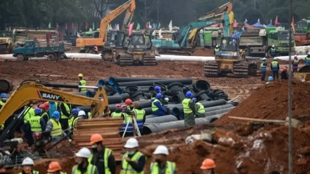 China bangun rumah sakit darurat dalam hitungan hari