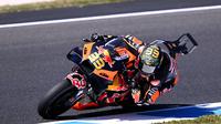 Pembalap Red Bull KTM Factory Racing Brad Binder berhasil menjadi yang tercepat pada FP2 MotoGP Australia yang berlangsung di sirkuit Phillip Island (AFP)