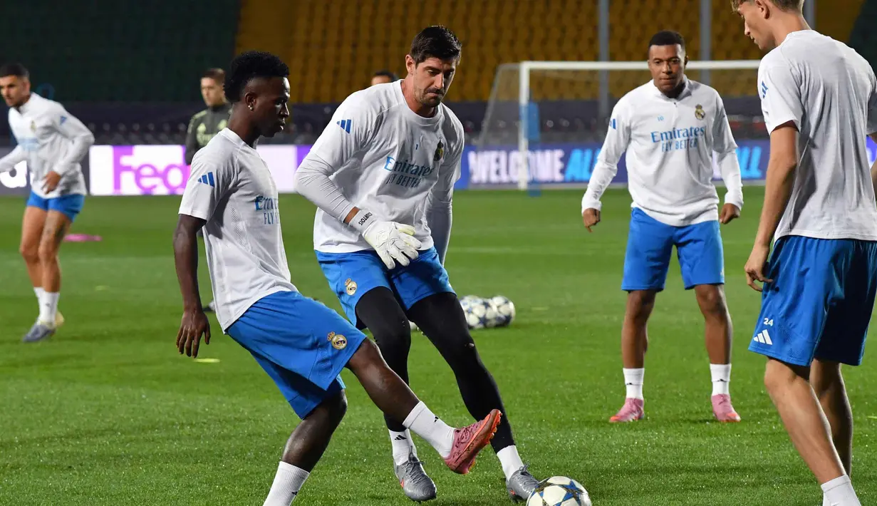 Di La Liga, beberapa hari lalu, Real Madrid dipermalukan 2-5 oleh Atletico Madrid. (VYACHESLAV OSELEDKO/AFP)