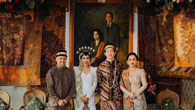 6 Potret Pernikahan Nadia Sofia Cucu Tertua BJ Habibie yang Jarang Terekspos