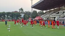 Latihan resmi Timnas Indonesia di Stadion  STIK, Jakarta, Kamis (24/9/2026). Tim Garuda akan menjajal Singapura di Stadion Utama Gelora Bung Karno, Jakarta dalam laga FIFA ASEAN Cup 2026, Jumat (25/9/2026). (Bola.com/Hery Kurniawan)