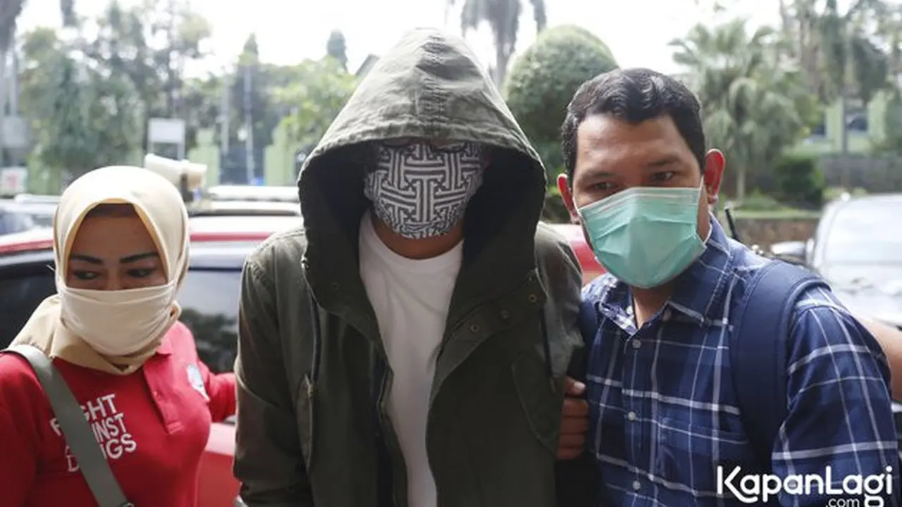 Ditemani Widi Mulia, Ini 7 Potret Dwi Sasono Dipindahkan ke RSKO Cibubur