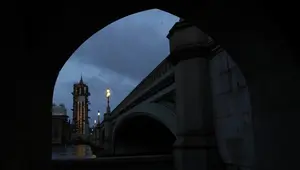 Istana Westminster terlihat dari sisi selatan Sungai Thames di London, Sabtu, (1/2/2020). Brexit sudah menyebabkan kekacauan dalam politik Inggris, ketidakpastian ekonomi dan meningkatnya ketegangan antara Inggris dan UE, sebagai mitra dagang tunggal terbesarnya sebagai sebuah blok. (AP Photo/Alasta