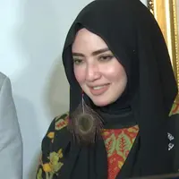 Simpang siur berita soal istri ketiga Opick bernama Yulia Mochamad akhirnya terjawab, siapa Yulia Mochamad sebenarnya?