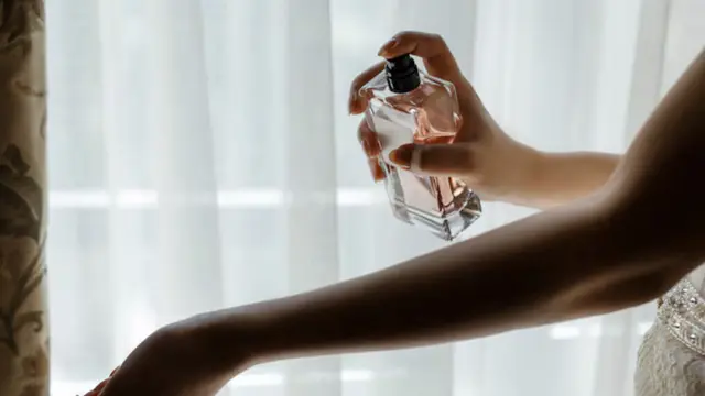 Notes Parfum yang Cocok Untuk Kamu Gunakan di Siang Hari (photo by freepik.com)