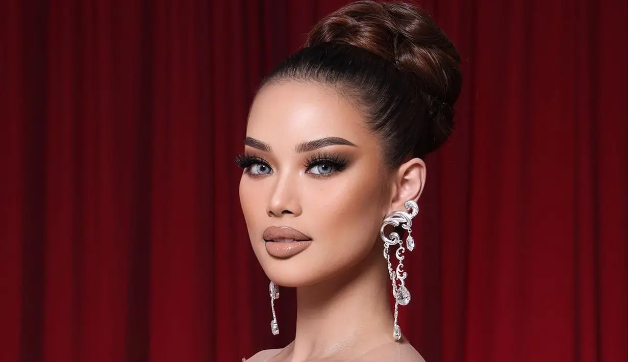 “Mengingat penghentian kemitraan antara Miss Universe Organization dan franchise-nya, ditambah situasi yang bertentangan dengan nilai-nilai saya baik sebagai perempuan maupun sebagai manusia. Dengan segala hormat saya ingin mengumumkan secara resmi bahwa saya tidak lagi menjadi bagian dari Miss Universe Indonesia 2023,” tulis Muthia. [Instagram/muthiafrachman]