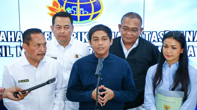 Raja Juli Antoni.