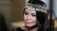Rossa syuting video klip terbaru yg berjudul HIJRAH CINTA (ost. film Uje & Pipik) di Dapur Film Production, Ampera, Jakarta