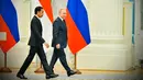 Presiden Joko Widodo (kiri) bersama Presiden Rusia Vladimir Putin usai menyampaikan pernyataan bersama di Istana Kremlin, Moskow, Rusia, Kamis (30/6/2022). Sebelum ke Rusia, Jokowi juga ke Ukraina pada Rabu (29/6). Dalam lawatan itu, Jokowi bertemu dengan Presiden Volodymyr Zelensky. (FOTO: Biro Pers Sekretariat Presiden)
