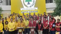 Ketua Umum Partai Golkar, Airlangga Hartarto saat menerima kunjungan Ketua Umum PSI Kaesang Pangarep di DPP Partai Golkar, Jakarta Barat, Kamis 11 Juli 2024. (Liputan6.com/Radityo Priyasmoro)